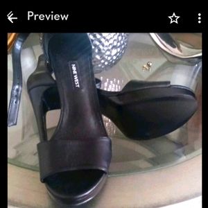 Nwot Nine West sexy strap black ankle  41/2 inch heel. #9